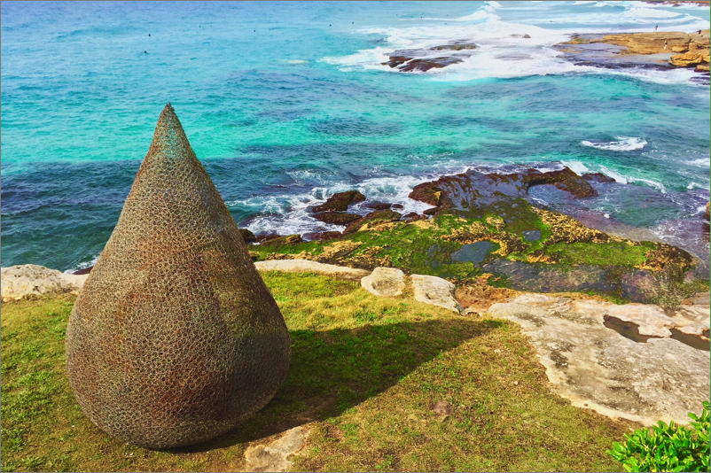 ‘Flame’ by Sally Stoneman, Sculpture by the Sea, Bondi 2018 / Photo: HeapsArt