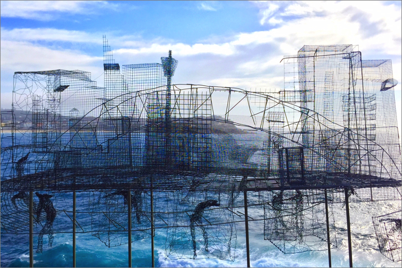 Barbara Licha 'CBD', Sculpture by the Sea, Bondi 2018 / Photo: HeapsArt